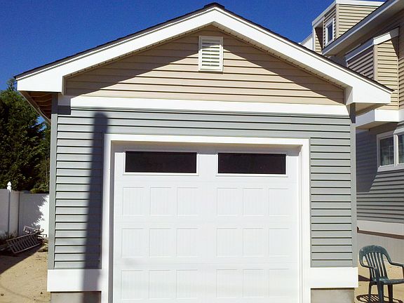 Detached Garage