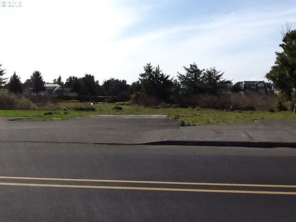 2nd image of 1240 S Holladay Dr