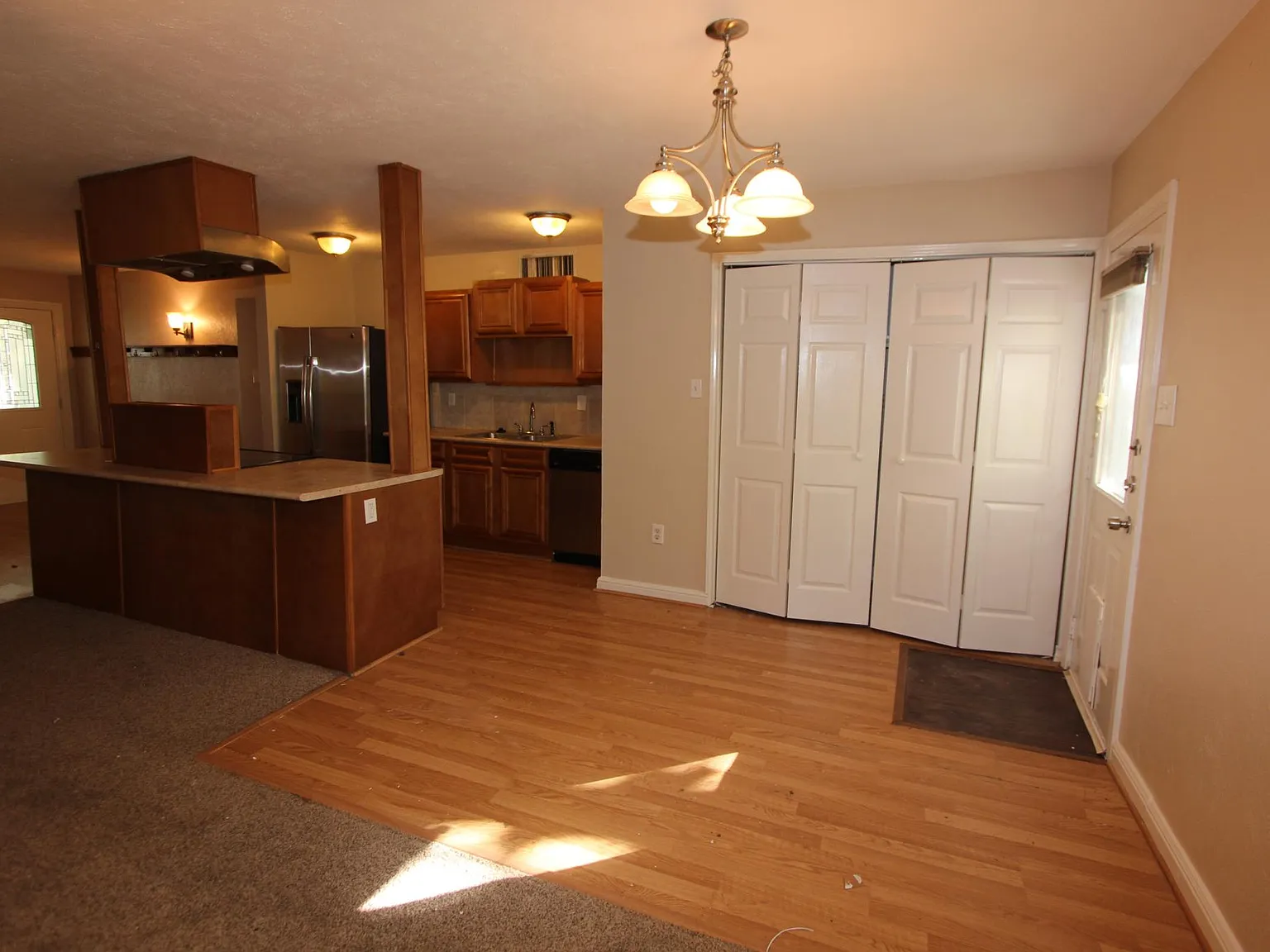3 bed, 1424 sqft, $1,950 — Photo 2