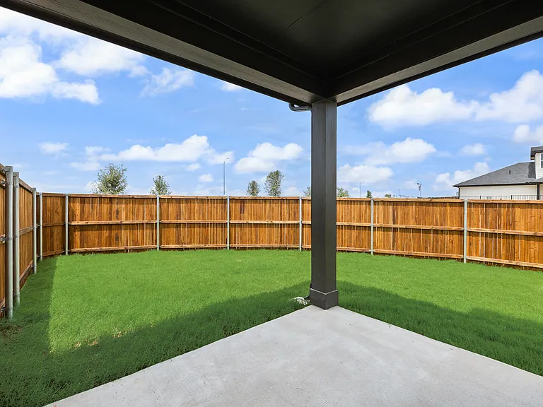 7066 Lathrop Ln — Photo 12