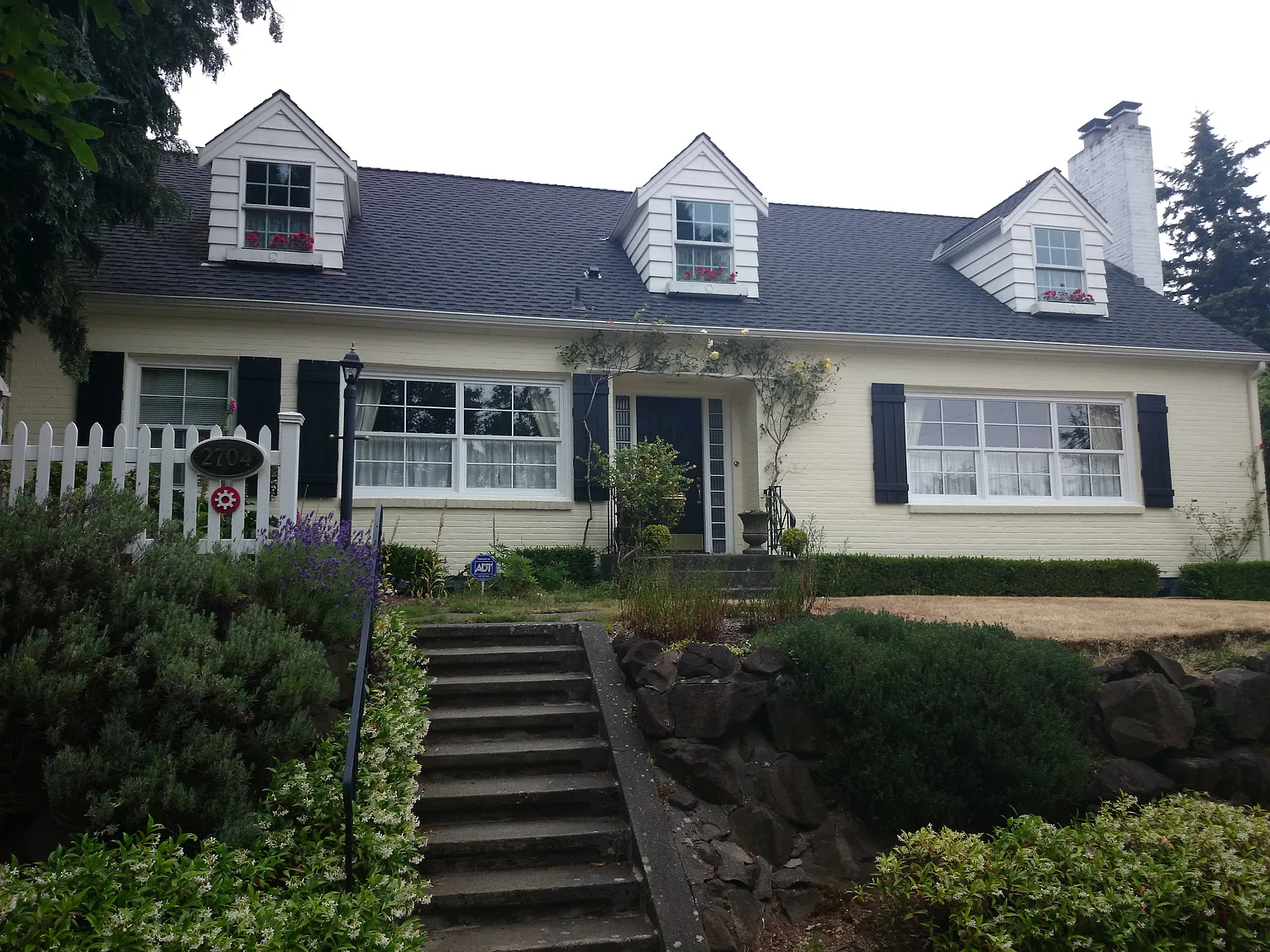2704 W Dravus St photo 1