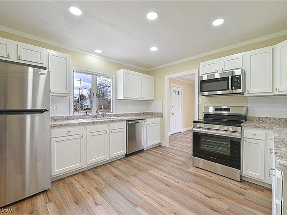 5th image of 1022 Packard Dr