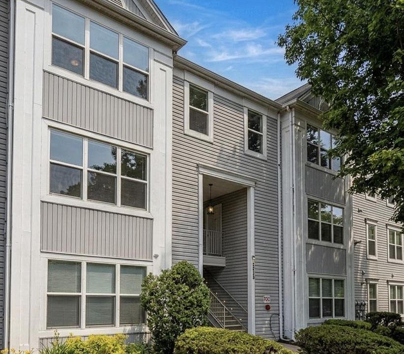 1st image of 2600 Camelback Ln APT 11