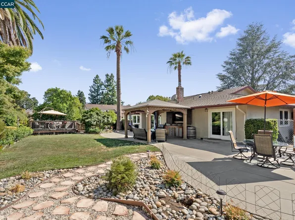 550 Ellesmere Dr, Walnut Creek, CA 94598