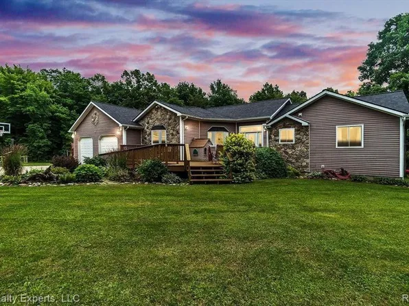 5856 Peck Rd, Brown City, MI 48416