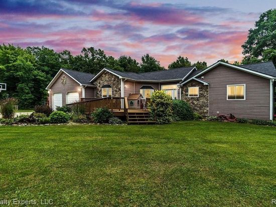 5856 Peck Rd, Brown City, MI 48416