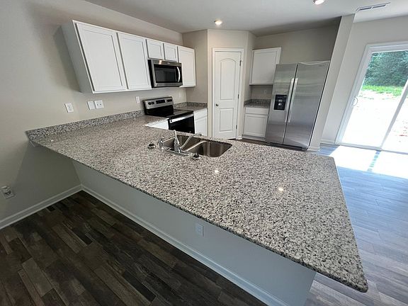 3rd image of 103 Quail Dr #2