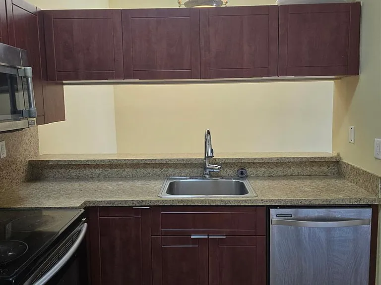 18310 Mediterranean Blvd #6-24 — Photo 14