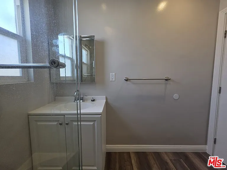 2012 S Holt Ave #2014 — Photo 18
