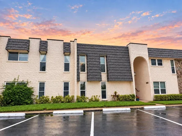 211 FERNWOOD CIRCLE #211, SEMINOLE, FL 33777