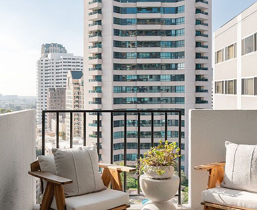 2nd image of 10450 Wilshire Blvd Unit 12C