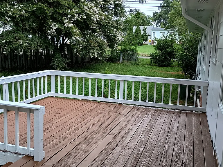 102 S Tunstall Ave — Photo 16