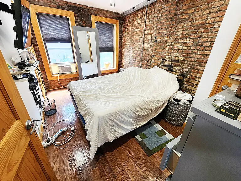 650 Union St #3 — Photo 9