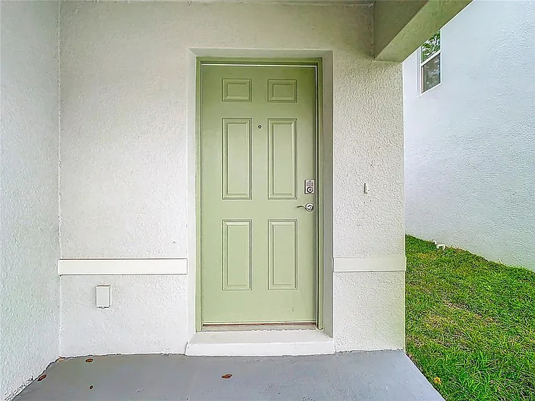 31017 Silver Stage Dr — Photo 2