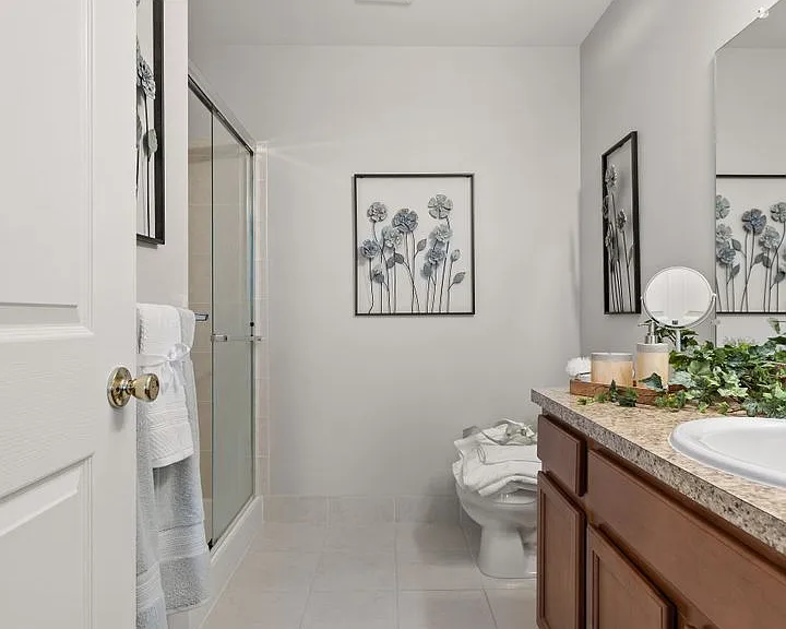 Ashford Apartments — Photo 94