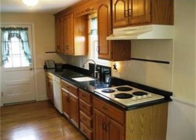 2nd image of 39 Grove St