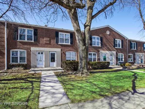 2956 Desplaines Ave, Riverside, IL 60546