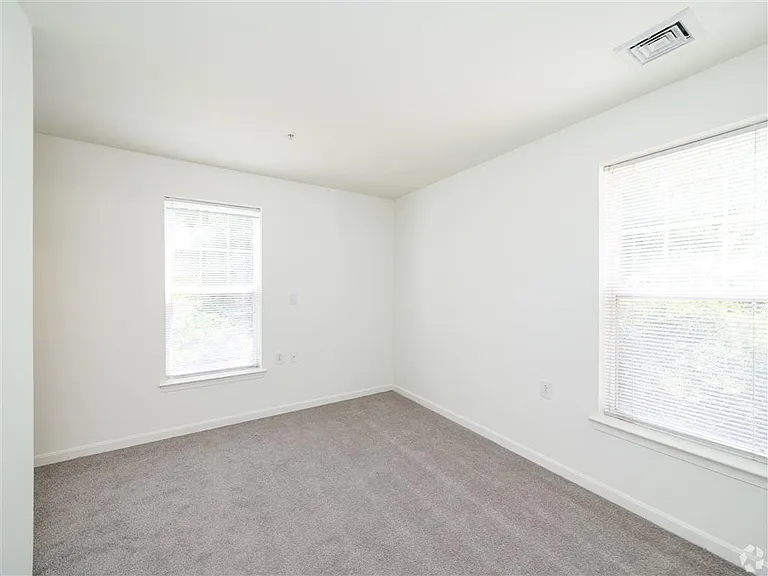 601 E Randolph Rd — Photo 18