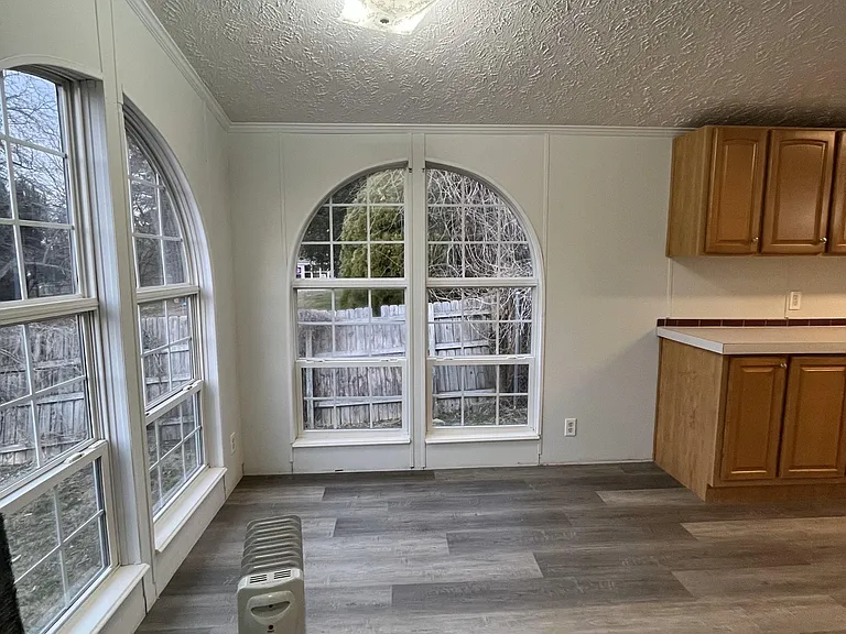 305 Hammond St — Photo 15