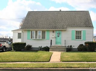 135 Longview Cir, Fords, NJ 08863