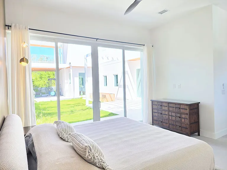 Roberts Bay Ln — Photo 13