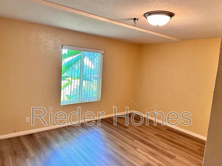5252 Orange Ave #103 — Photo 8