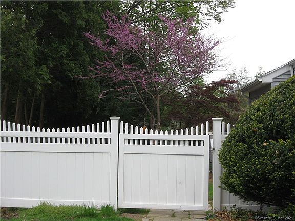 2nd image of 34 Woodland Dr
