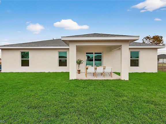 5th image of 1410 NW 13th Ter