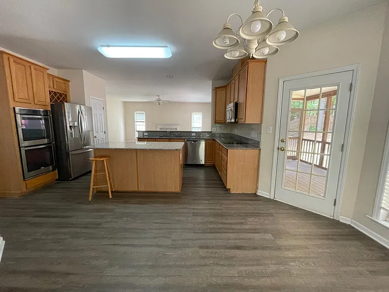 106 Hoboken Ct — Photo 9