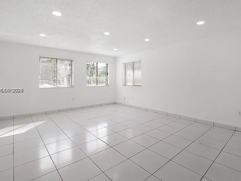 14251 SW 107th Ter — Photo 22