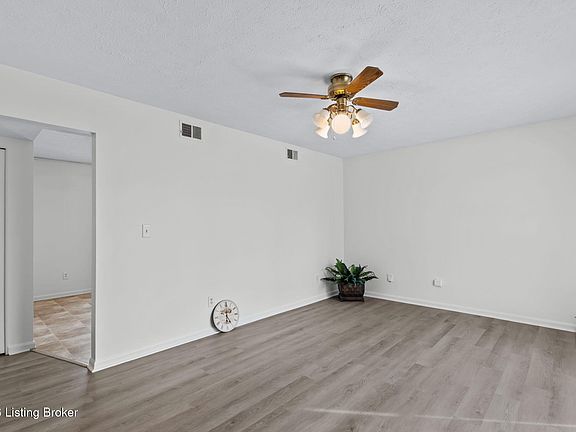 5th image of 12117 Stroll Ct