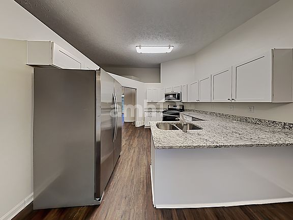 4th image of 815 Winchel Sea Ct