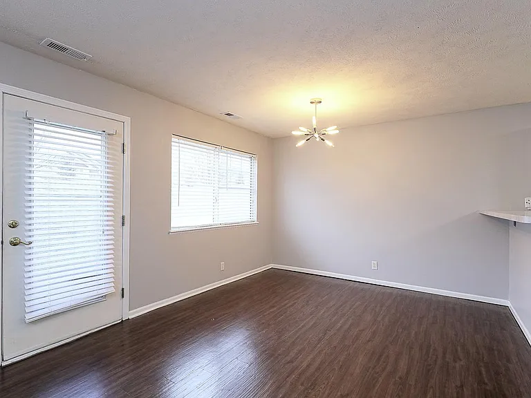 8805 Venice Ln — Photo 4