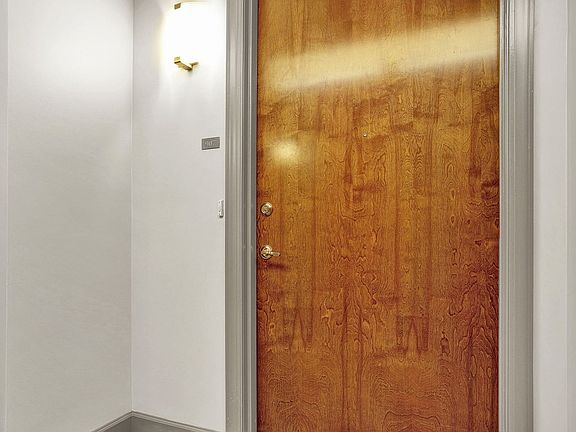 2nd image of 320 1st St N APT 907