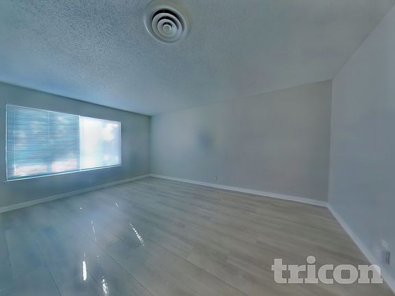 4th image of 1508 Crestview Dr