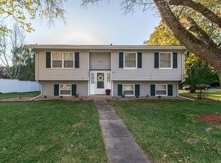 1601 Memorial Dr SE, Cedar Rapids, IA 52403