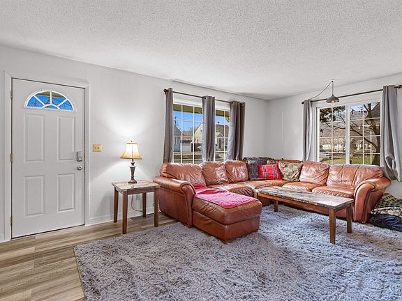 4th image of 737 4th St