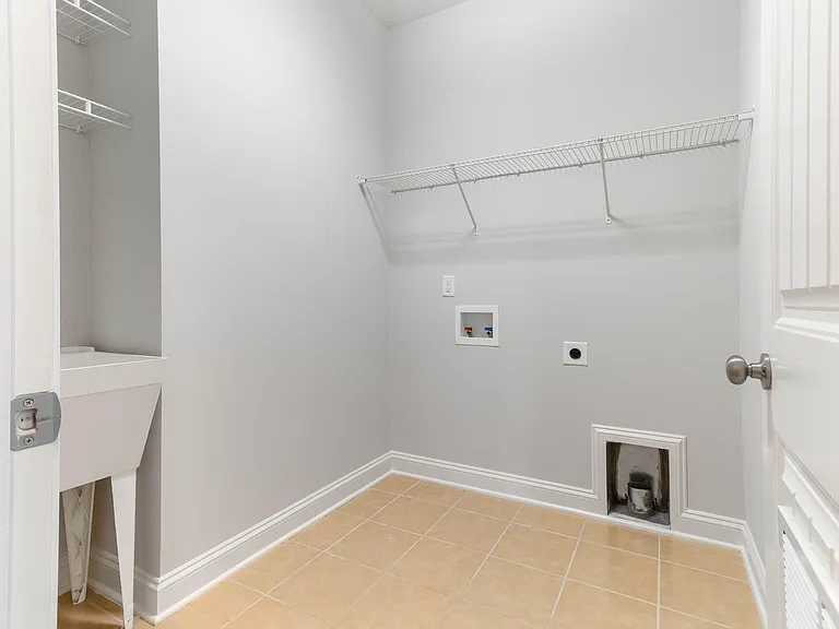 1528 Lily Creek Dr — Photo 14