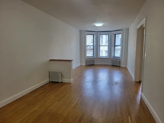 Rented by MCR Realty | media 12