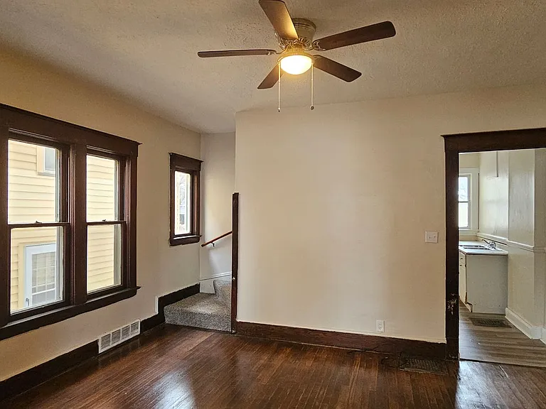 1520-1522 Alameda Ave — Photo 14