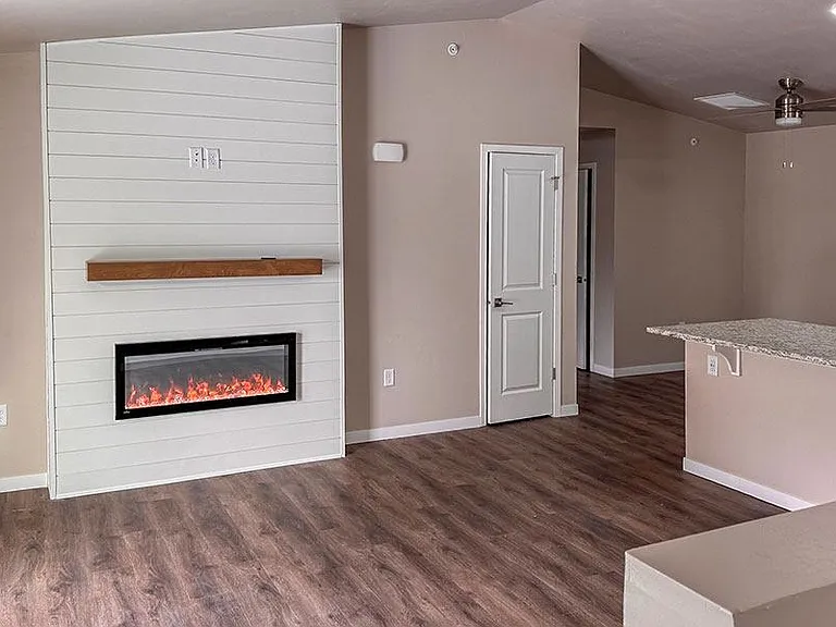 TIMBER CAMP LUXURY APARTMENT HOMES — Photo 5