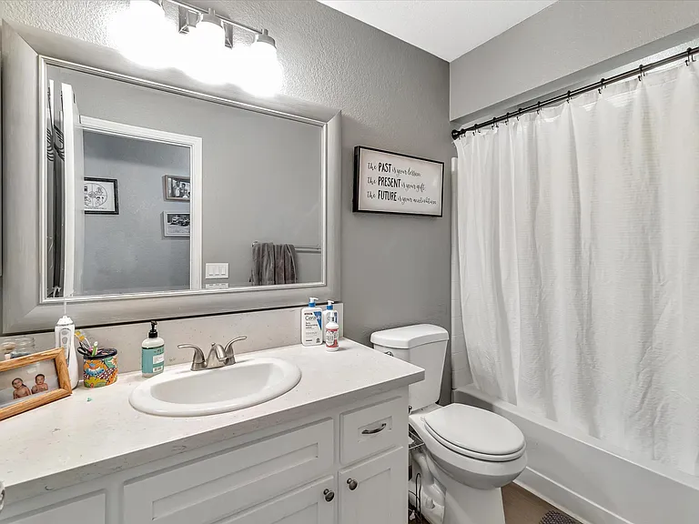 1060 Saint Andrews Dr — Photo 25