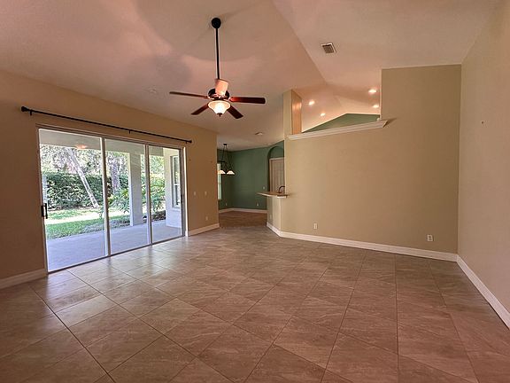 3rd image of 30 Wild Fern Ln