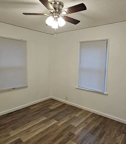 10716 Bennington Ave — Photo 22