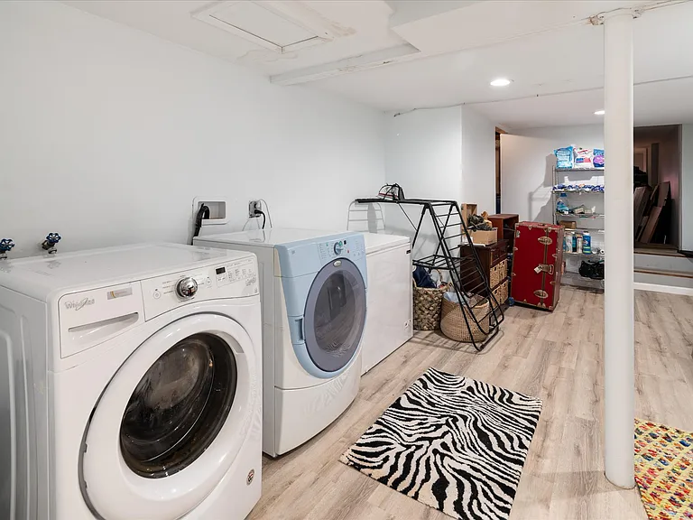 37 Mekeel St #C — Photo 15