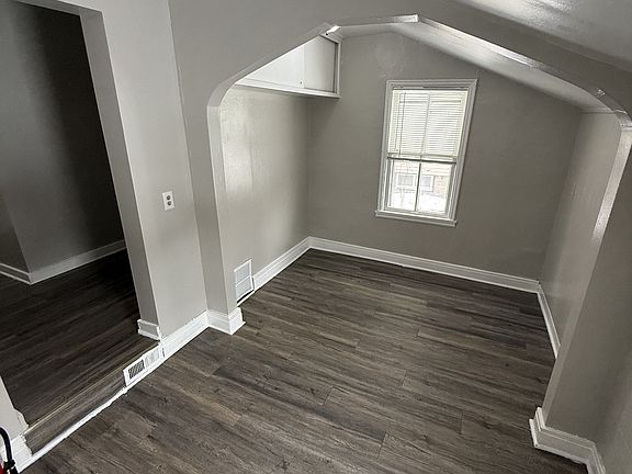 2nd image of 473 Sherburne Ave