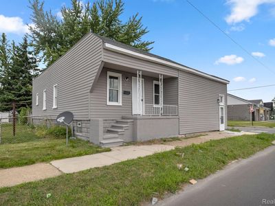 654 Ford Ave, Wyandotte, MI, 48192