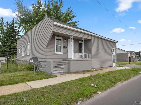 654 Ford Ave, Wyandotte, MI 48192