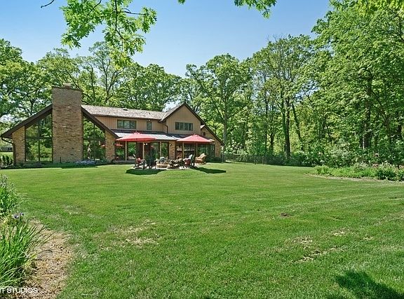 3rd image of 10 Old Tamarack Ln
