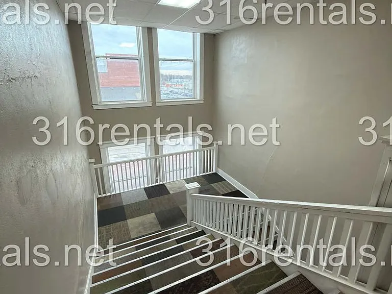 State Street Apartments — Photo 2